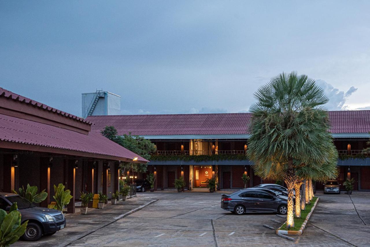 Tarnsiri Boutique Resort Kanchanaburi Esterno foto